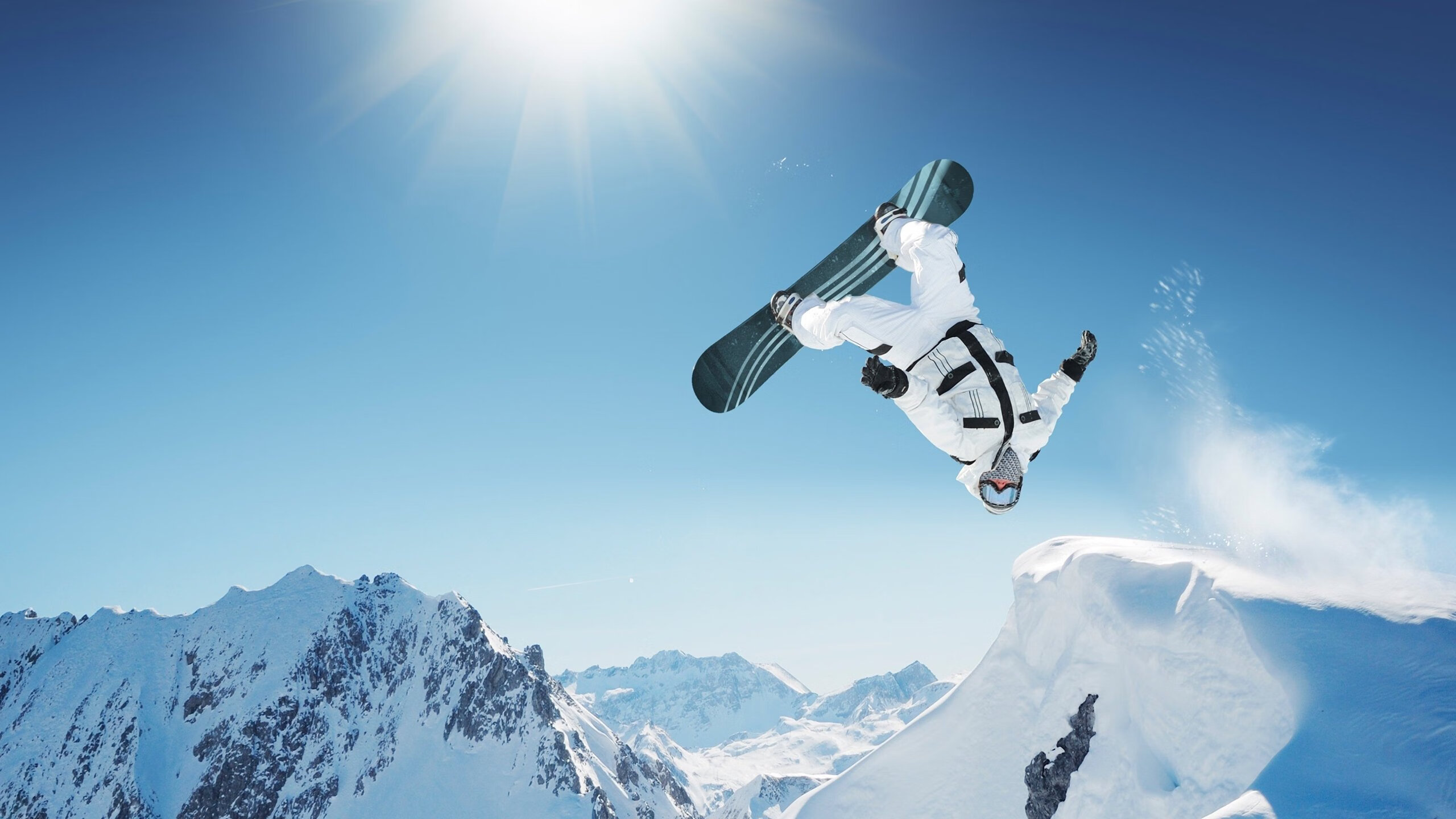 快船“双星”詹姆斯和莱昂纳德的“攻防双核”战术成核心,詹姆斯与莱昂纳德谁更强壮